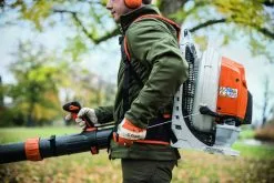 Stihl BR 800 C-E Puhallin 10 Stihl BR 800 C-E Puhallin -Piha & Puutarha Sales Store br800ce action ix 1