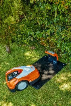 Stihl RMI 422 P Robottiruohonleikkuri 11 Stihl RMI 422 P Robottiruohonleikkuri -Piha & Puutarha Sales Store rmi4 action viii